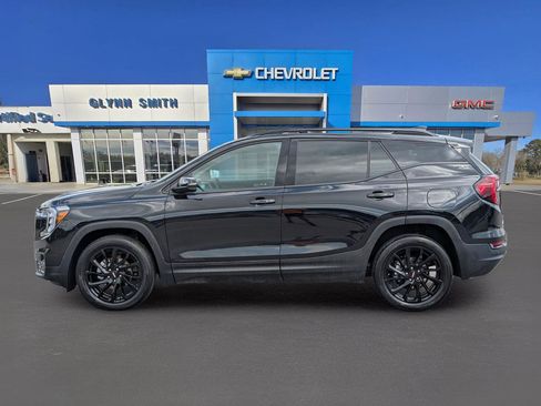 Used 2024 GMC Terrain SLT w/ Elevation Edition image 14