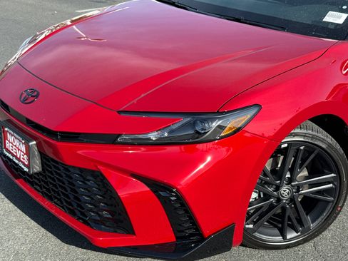 New 2026 Toyota Camry Hybrid FWD image 3