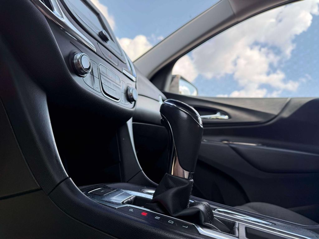Used 2019 Chevrolet Equinox LT AWD/4WD image 24