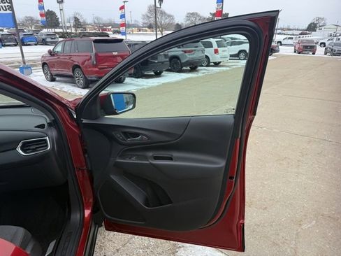 Used 2022 Chevrolet Equinox LT image 16