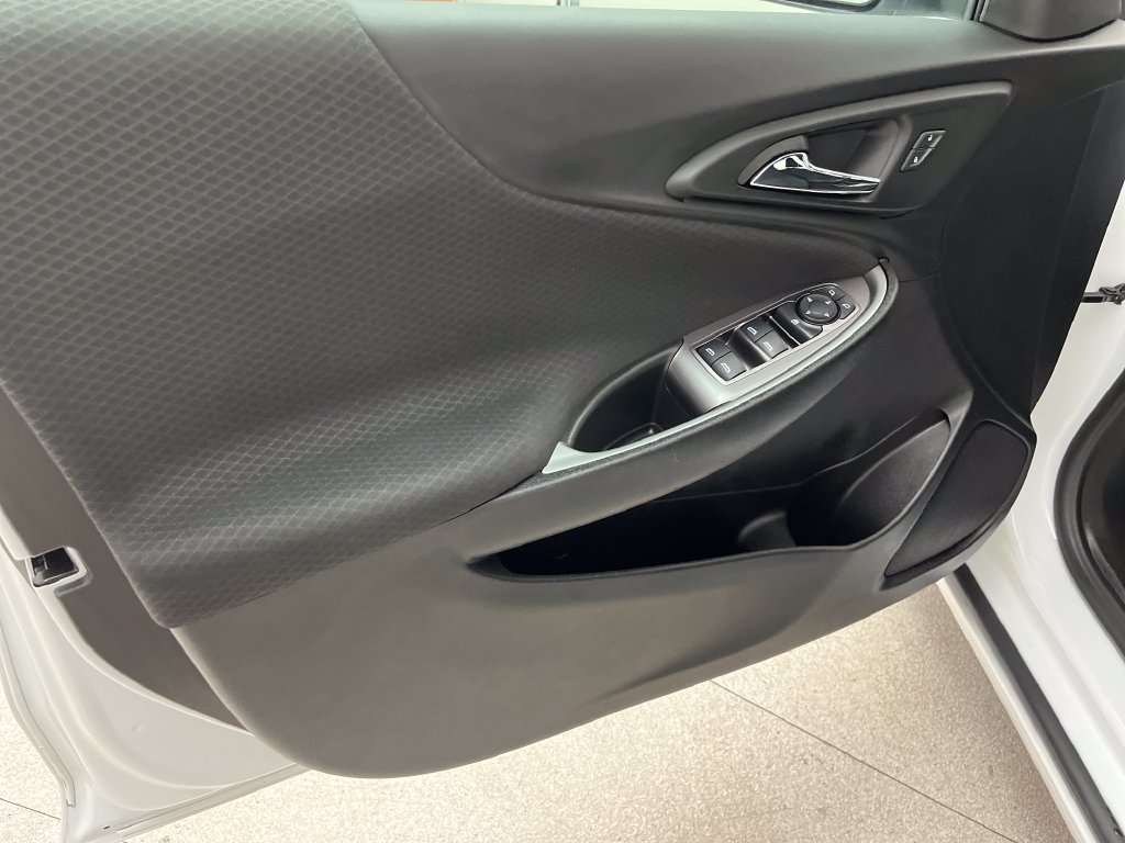 Used 2021 Chevrolet Malibu LS FWD image 11