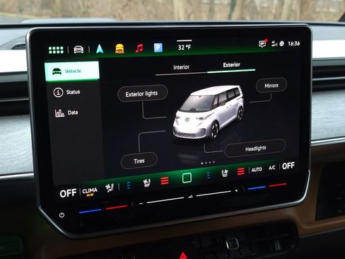 Used 2025 Volkswagen ID. Buzz Pro S image 43