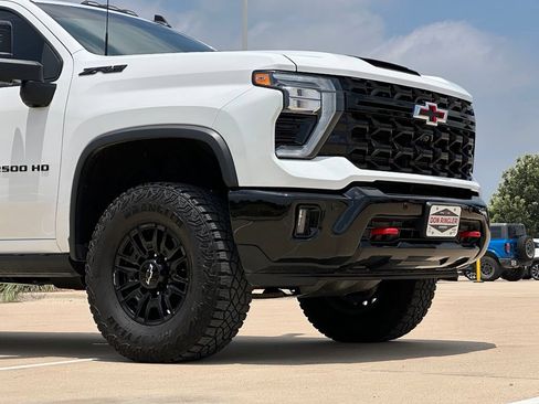 Used 2026 Chevrolet Silverado 2500 ZR2 w/ LPO, Dark Essentials Package AWD/4WD image 12