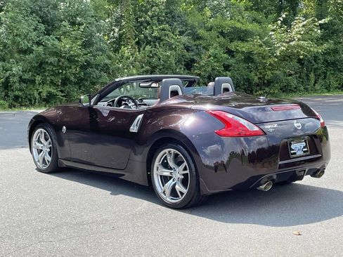 Used 2010 Nissan 370Z Touring w/ Sport Pkg RWD image 7