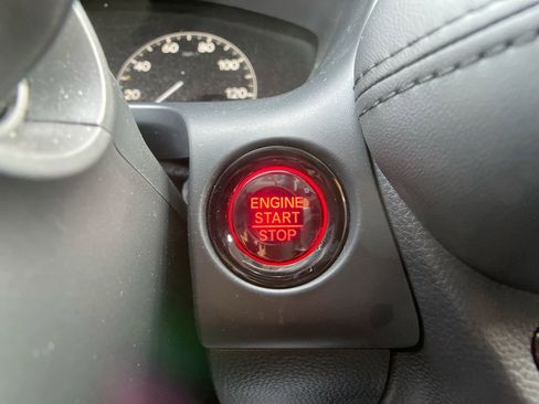 Certified 2025 Honda HR-V LX image 26