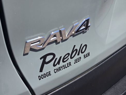 Used 2021 Toyota RAV4 XLE w/ Convenience Package AWD/4WD image 12