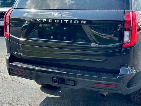 Used 2025 Ford Expedition Active AWD/4WD image 12