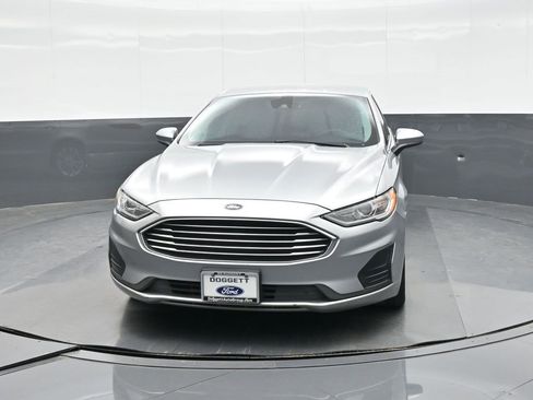 Used 2020 Ford Fusion SE image 18