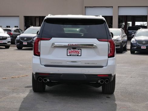 Used 2021 GMC Yukon Denali w/ Denali Premium Package image 7