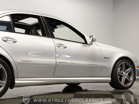 Used 2007 Mercedes-Benz E 63 AMG Sedan image 28