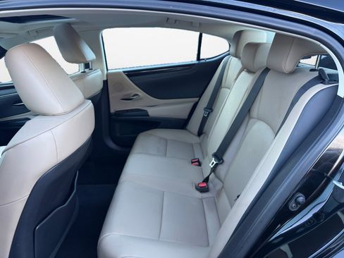 Used 2021 Lexus ES 250 w/ Premium Package image 16