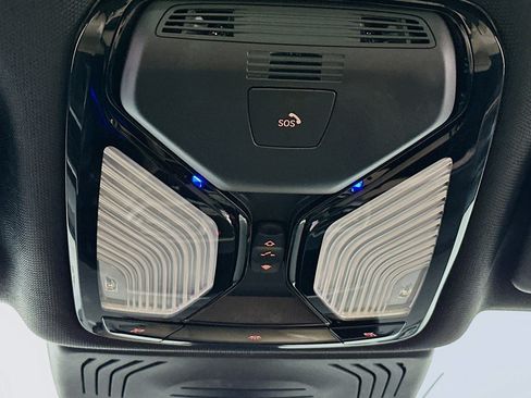 Used 2022 BMW X4 xDrive30i w/ M Sport Package image 17