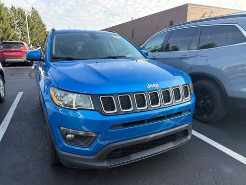 Used 2018 Jeep Compass Latitude w/ Popular Equipment Group AWD/4WD image 5