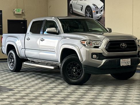 Used 2020 Toyota Tacoma SR5 RWD image 2