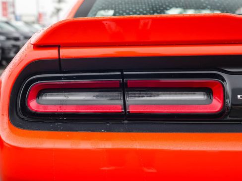 Used 2022 Dodge Challenger R/T image 7