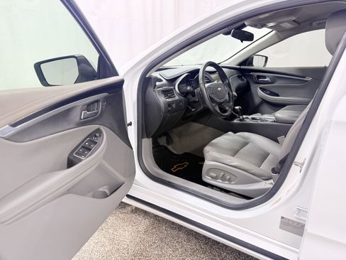 Used 2018 Chevrolet Impala LT image 11