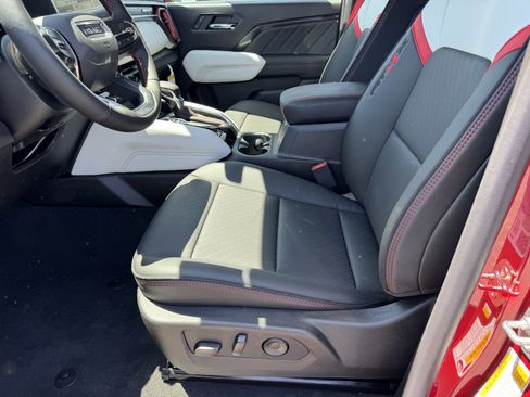 Used 2026 GMC Canyon AT4X AWD/4WD image 17