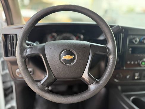 Used 2013 Chevrolet Express 2500 RWD image 27
