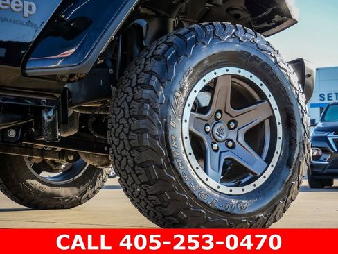 Used 2023 Jeep Wrangler Unlimited Rubicon 392 AWD/4WD image 9