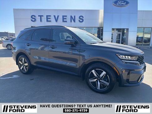 Used 2021 Kia Sorento S image 1