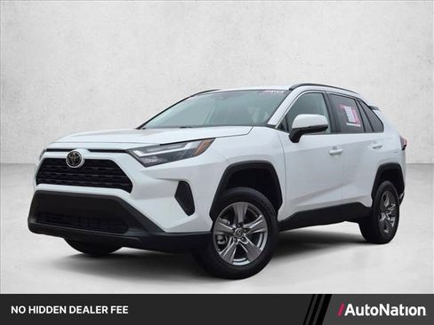 Used 2025 Toyota RAV4 XLE FWD image 1