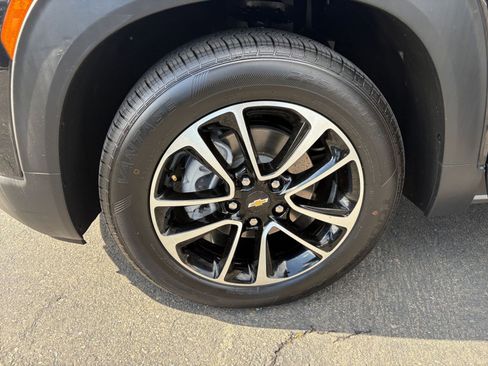 Used 2025 Chevrolet TrailBlazer LT FWD image 29
