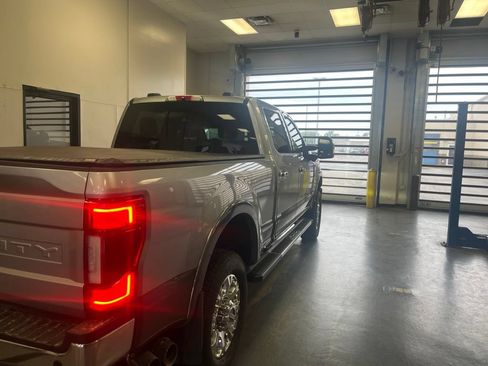 Used 2022 Ford F350 Lariat w/ Lariat Ultimate Package AWD/4WD image 8