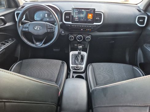 Used 2023 Hyundai Venue Limited FWD image 13
