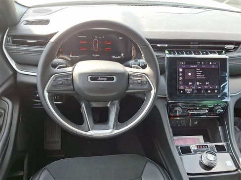 New 2025 Jeep Grand Cherokee L Altitude image 6