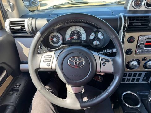 Used 2012 Toyota FJ Cruiser 4WD w/ Upgrade Pkg image 20