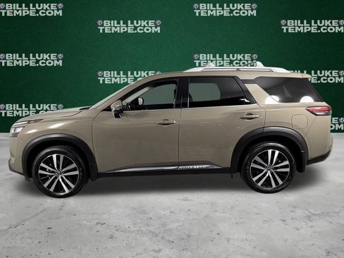 Used 2024 Nissan Pathfinder Platinum image 8