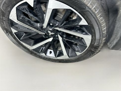 Used 2023 Mitsubishi Outlander SE image 11