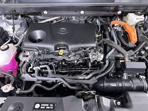 Used 2023 Toyota RAV4 XLE Premium AWD/4WD image 31