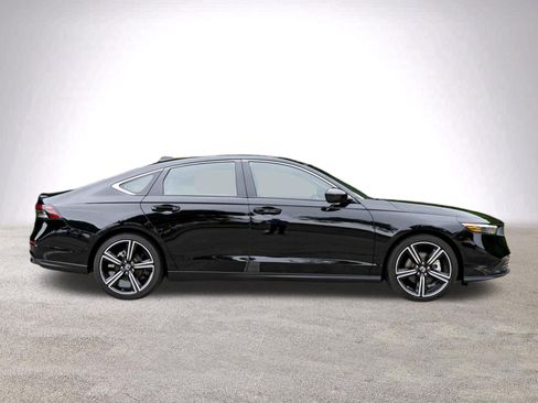 Used 2025 Honda Accord Sport image 10
