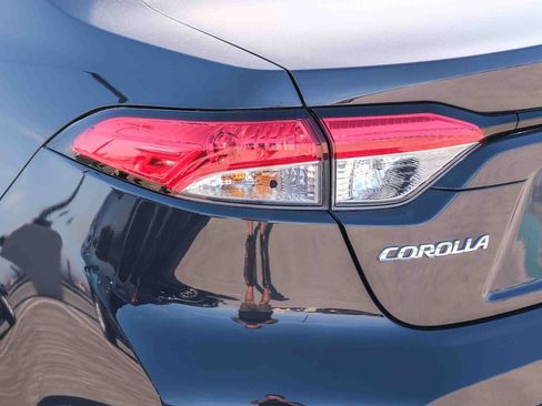 Used 2025 Toyota Corolla LE FWD image 7