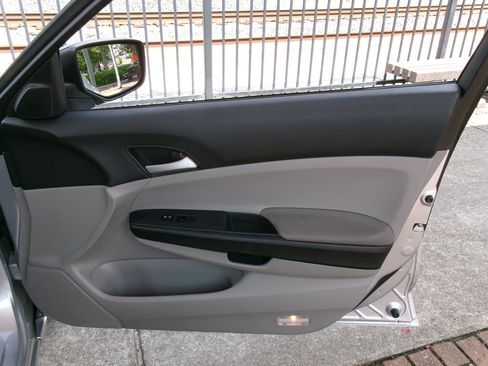Used 2012 Honda Accord LX image 15