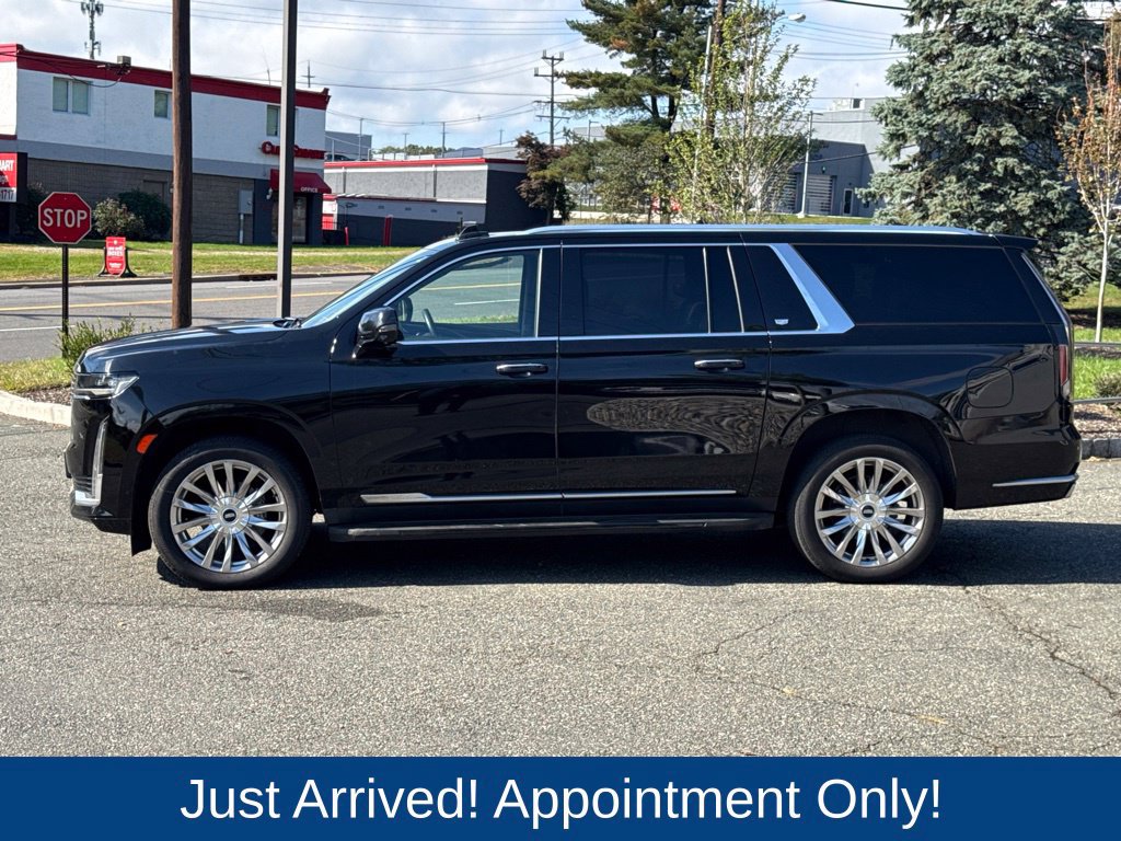Used 2022 Cadillac Escalade ESV Premium Luxury AWD/4WD image 4