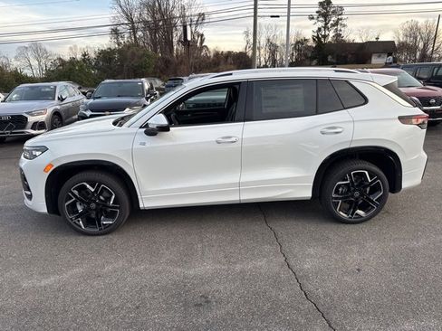 New 2026 Volkswagen Tiguan SEL R-Line image 3