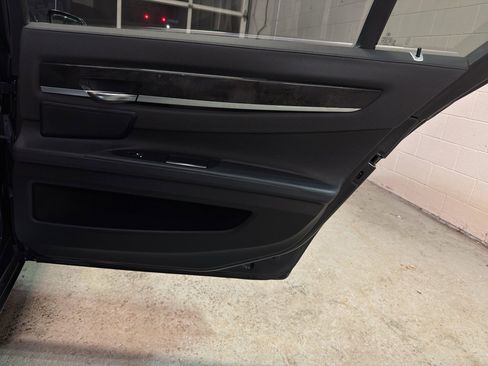 Used 2015 BMW 740Li image 25