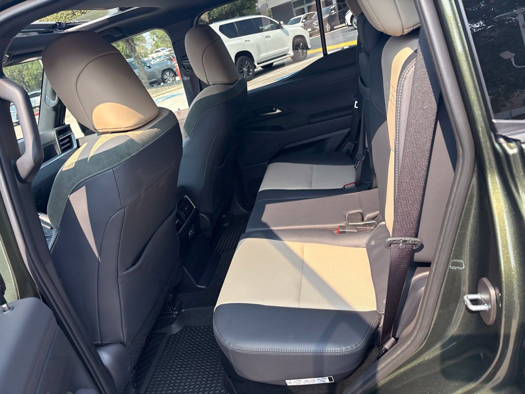 Certified 2026 Lexus GX 550 AWD/4WD image 19