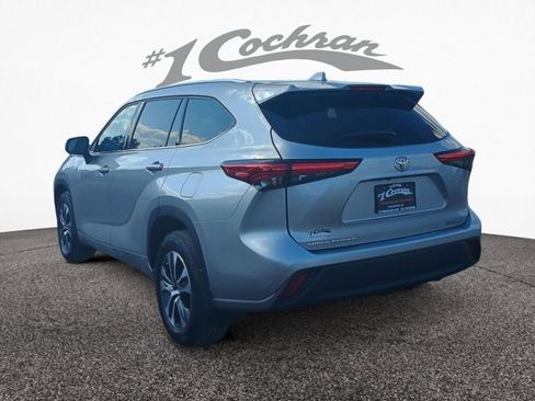 Used 2021 Toyota Highlander XLE image 5