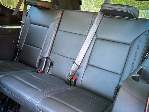 Used 2023 Chevrolet Suburban High Country image 33