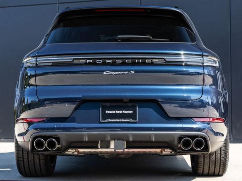 Certified 2025 Porsche Cayenne S AWD/4WD image 10