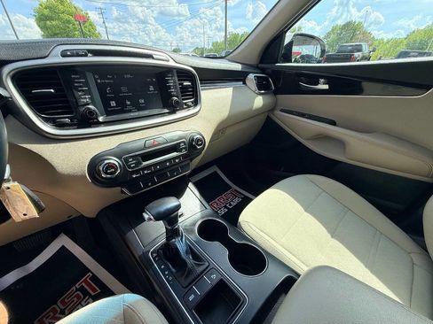 Used 2019 Kia Sorento FWD w/ Option Group 020 image 22