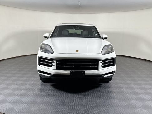 Certified 2024 Porsche Cayenne AWD/4WD image 10