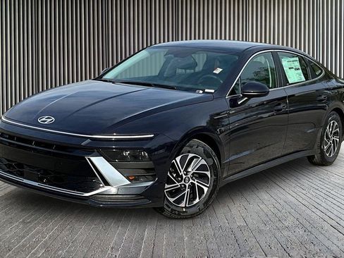 New 2026 Hyundai Sonata Blue FWD image 2