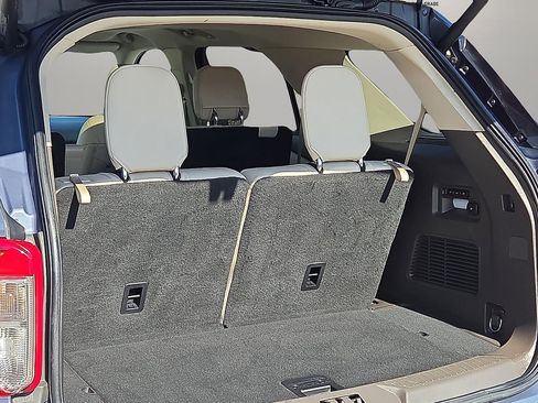 Used 2021 Ford Explorer Platinum w/ Equipment Group 601A image 9