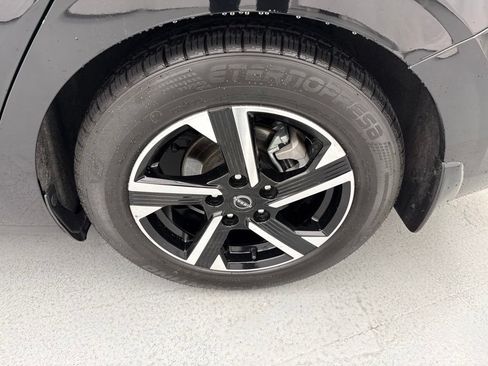 Used 2024 Nissan Sentra SV FWD image 6