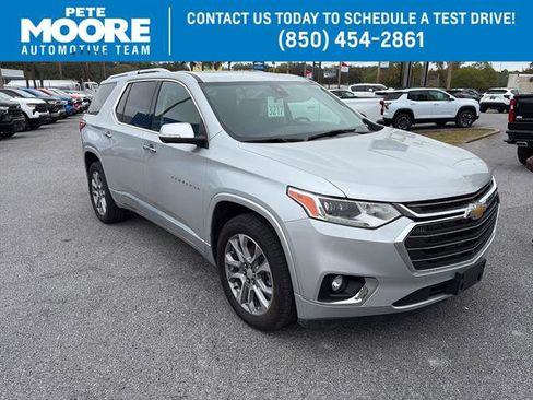 Used 2021 Chevrolet Traverse Premier image 1