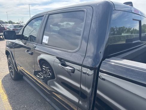 Used 2019 RAM 1500 Laramie AWD/4WD image 19